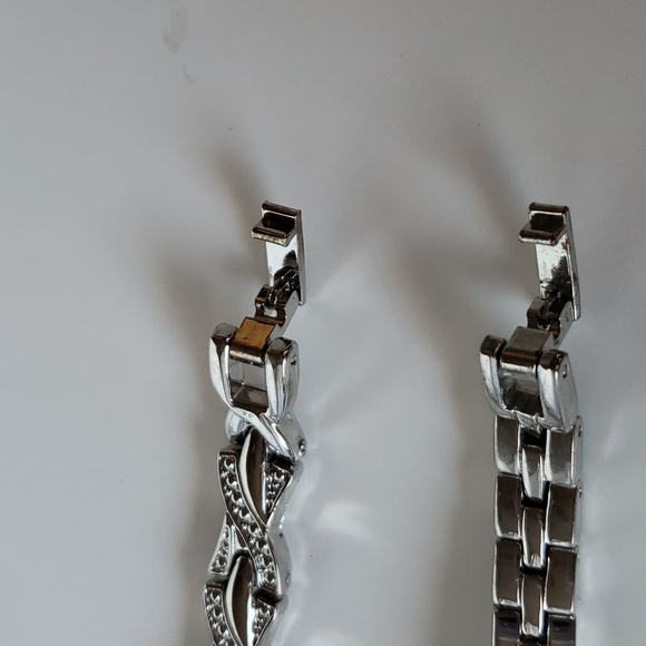 NWOT Allude silvertone watch & bracelet set - Picture 10 of 10